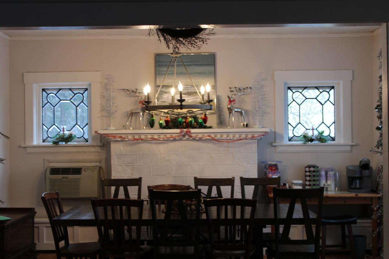 The Hillside B&B. Home W/ Breakfast Service! Wisconsin Dells Bagian luar foto